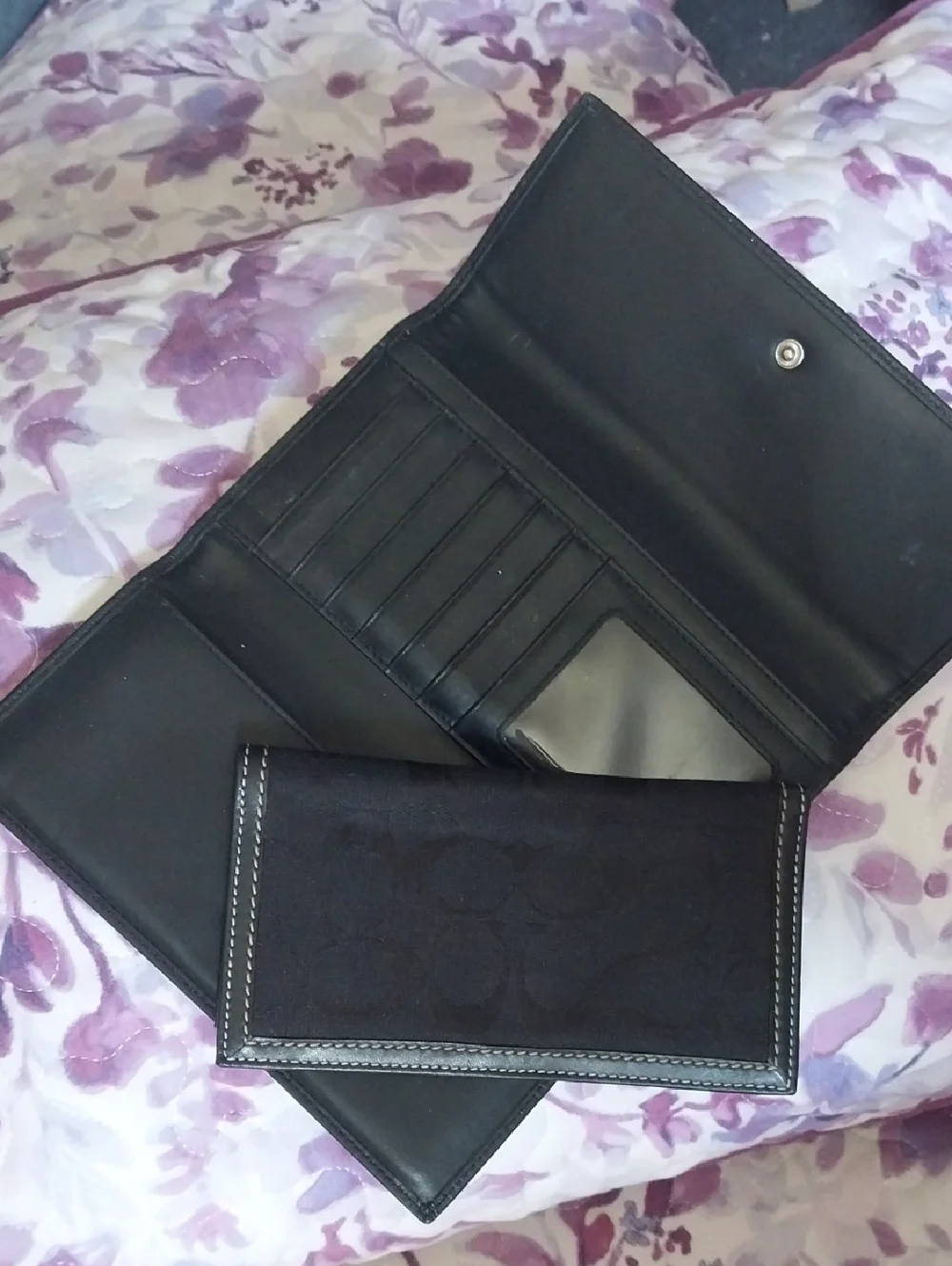 Coach Signature Checkbook Wallet. - Picture 3 of 3